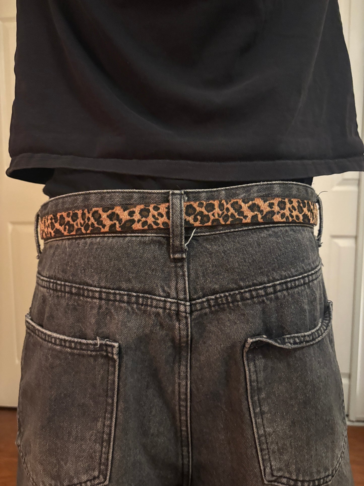 Belt , dark cheetah print belt
