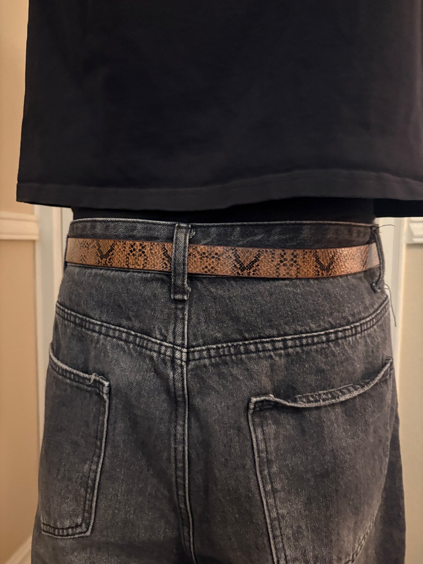 Belt , brown snakeskin belt
