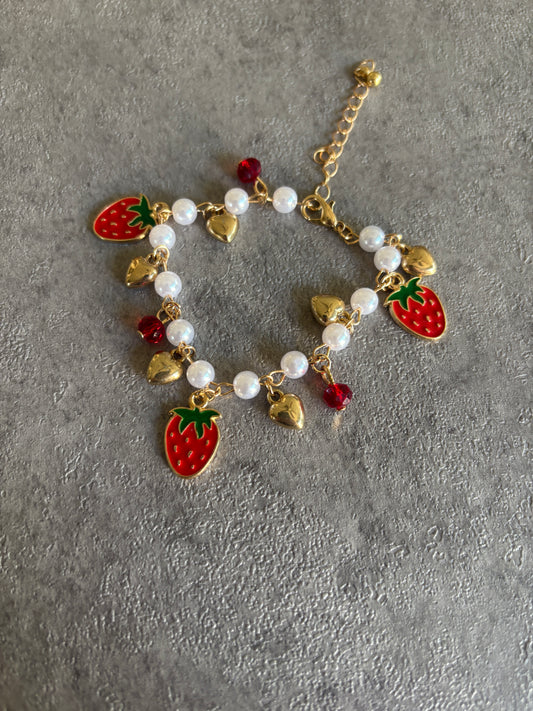 Bracelet , gold pearl strawberry heart pendant bracelet