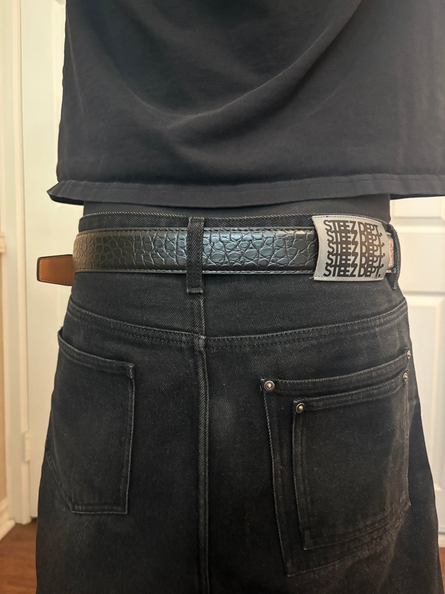 Belt , black crocodile square buckle belt