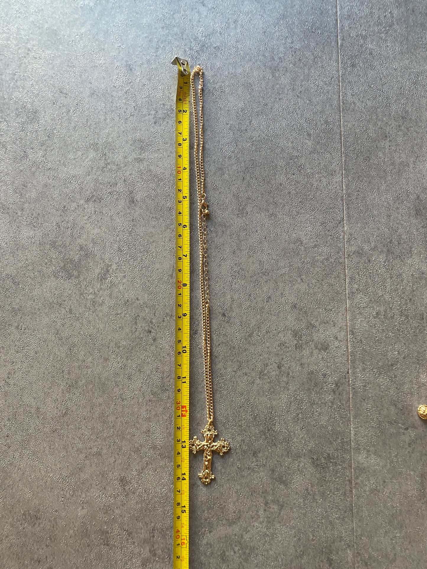 Necklace , Detailed gold cross chain