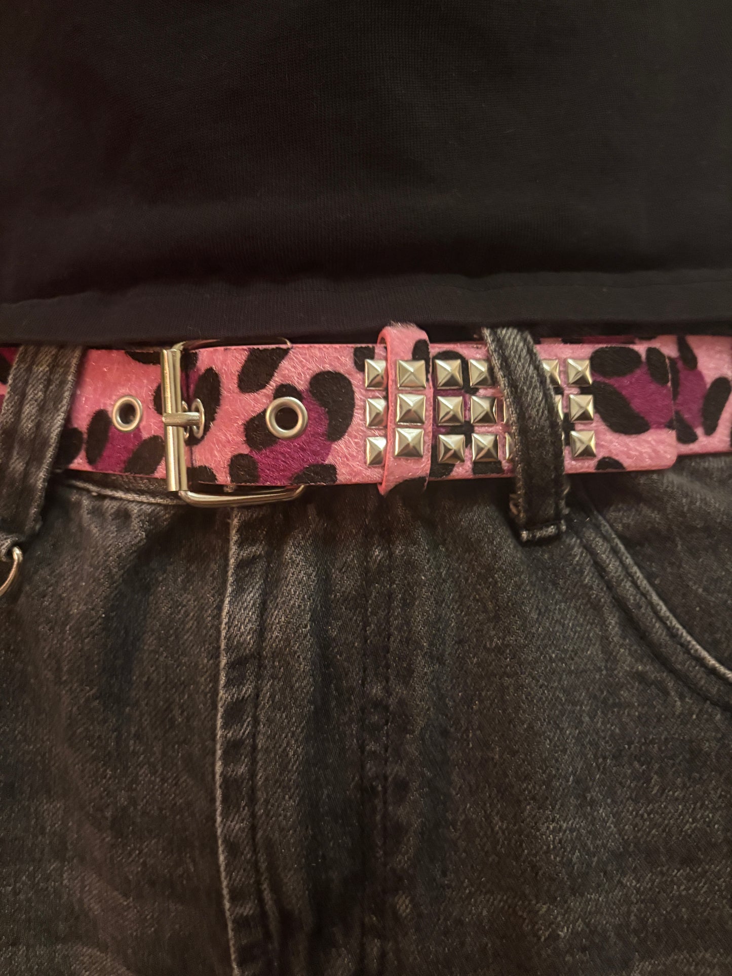 Belt , pink studded leopard print belt