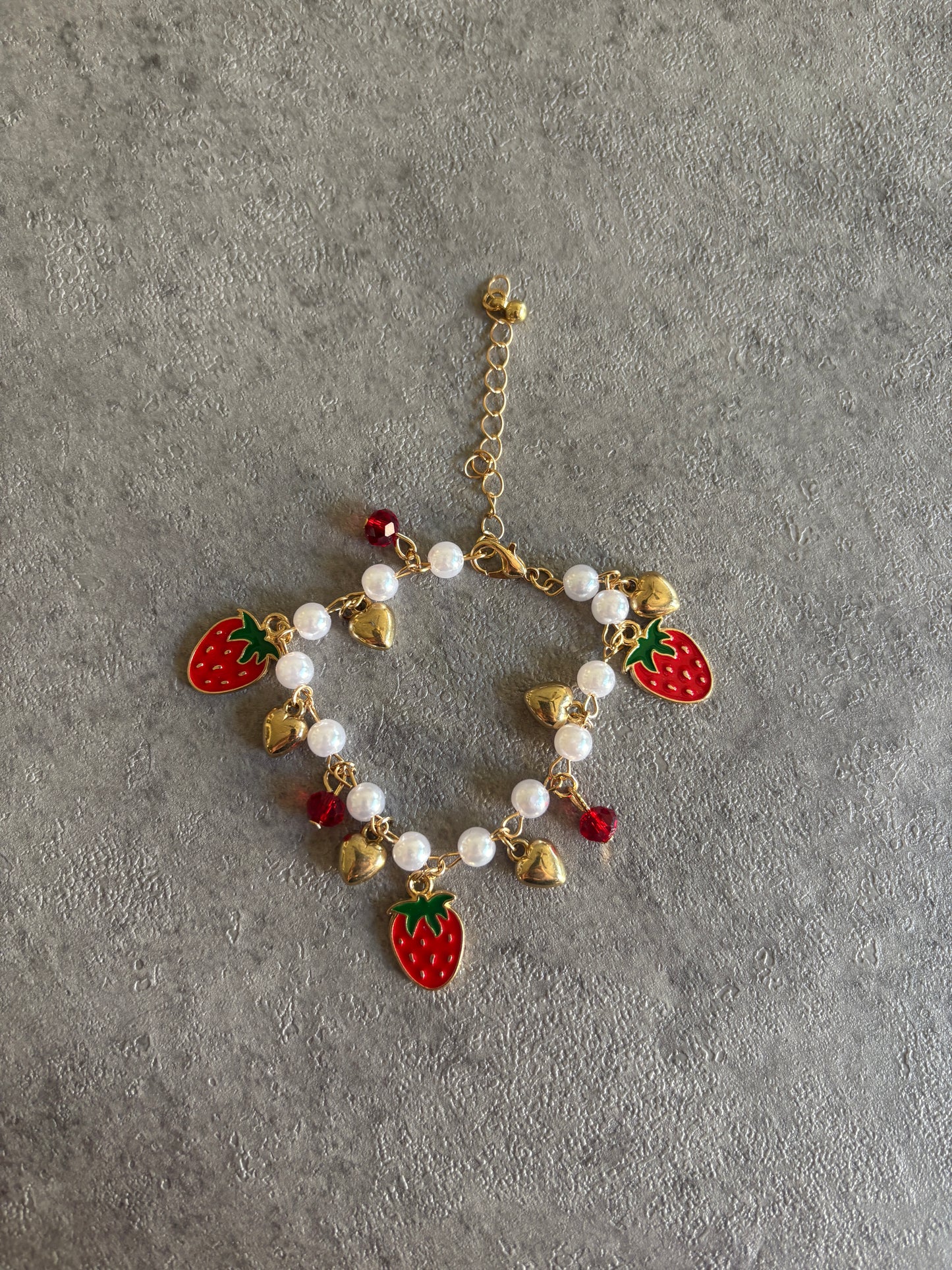 Bracelet , gold pearl strawberry heart pendant bracelet