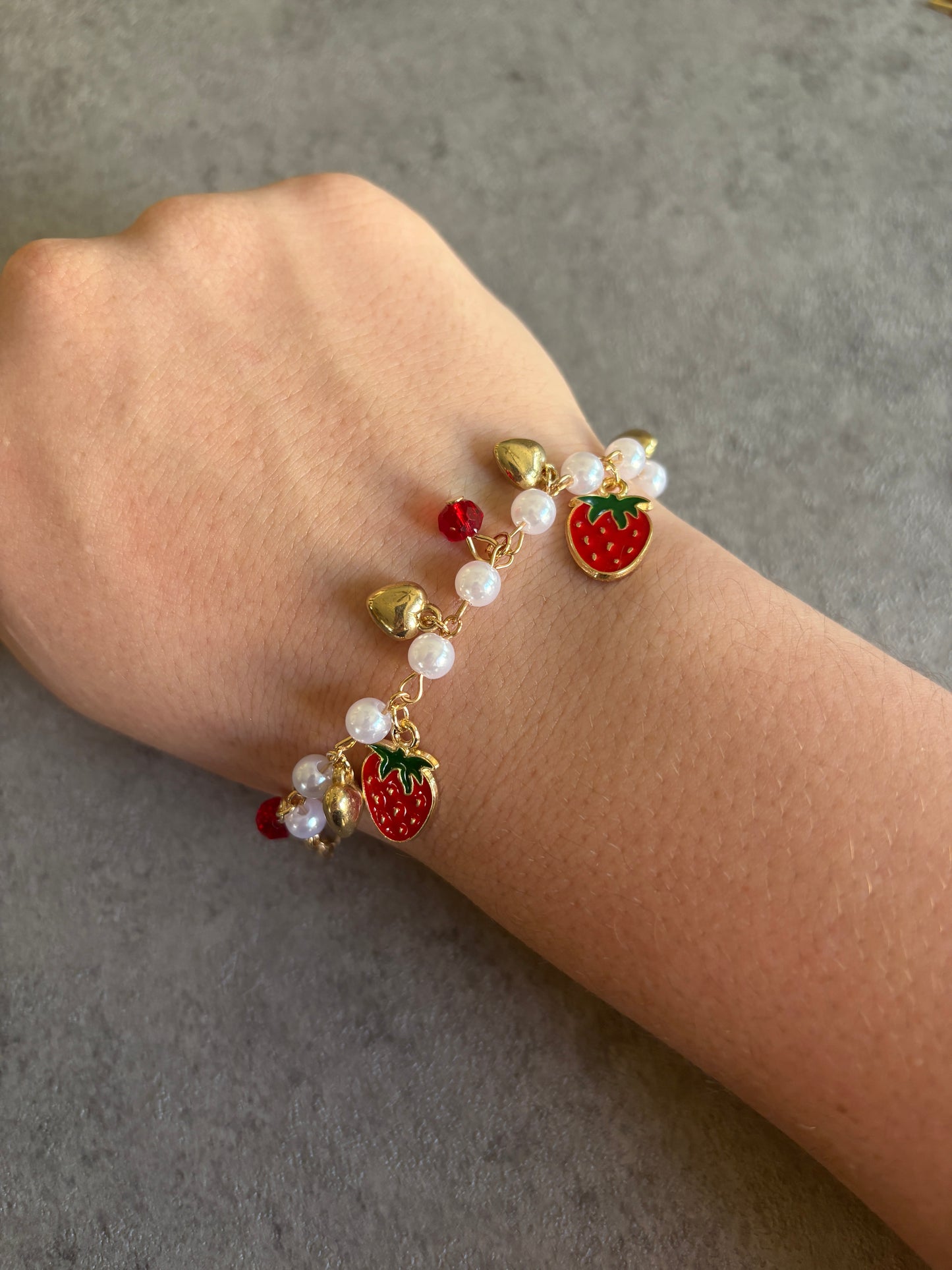 Bracelet , gold pearl strawberry heart pendant bracelet