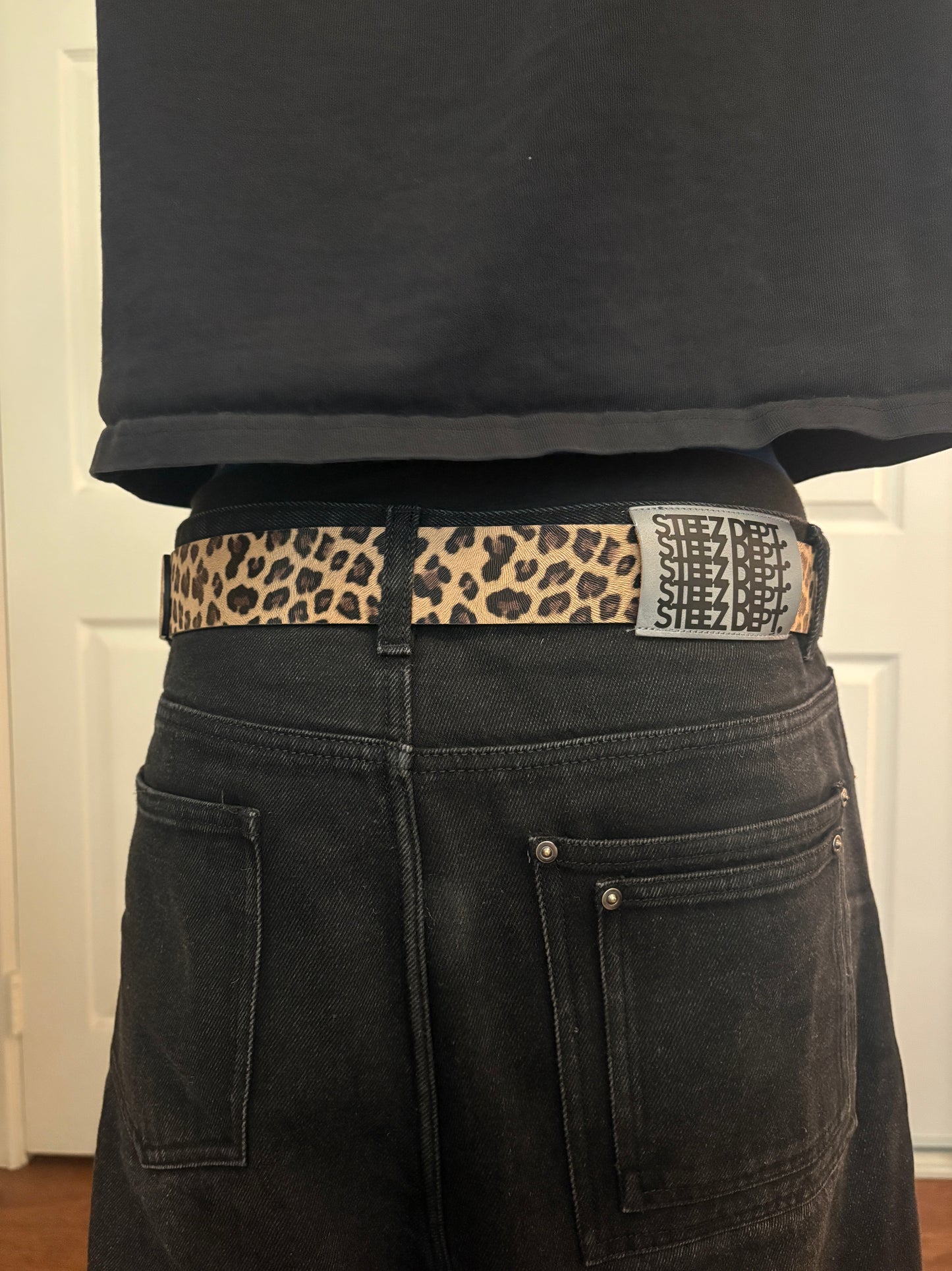 Belt , golden leopard print belt