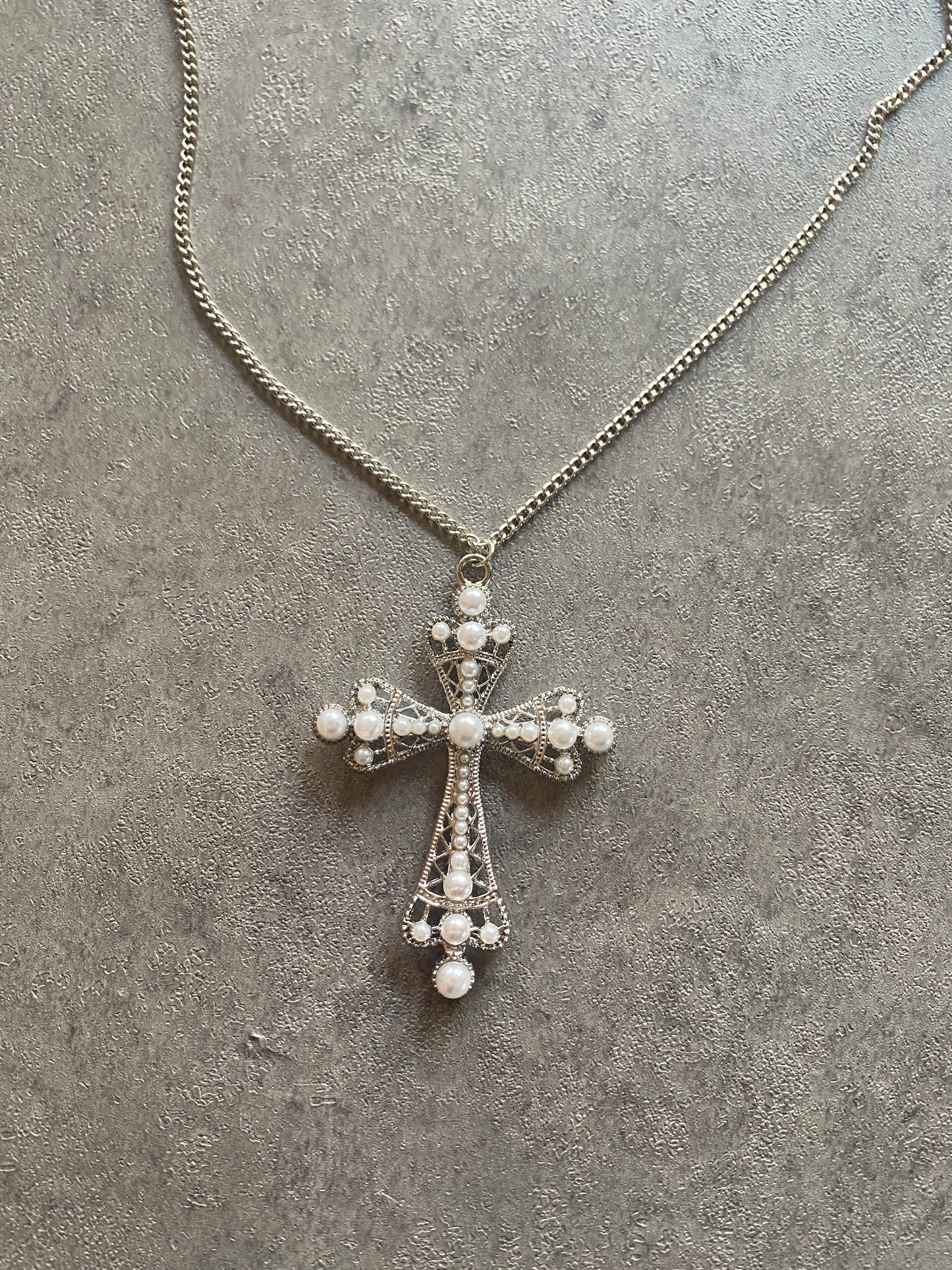 Necklace , Silver pearl cross chain