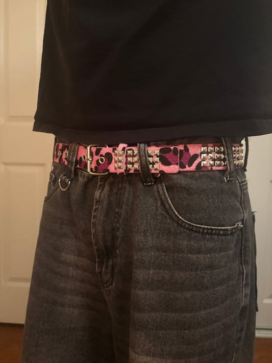 Belt , pink studded leopard print belt