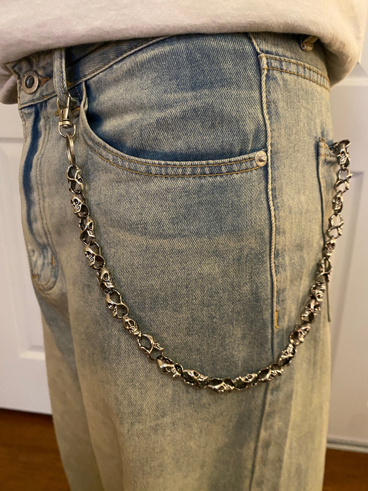 Side chain , metal skull head side chain