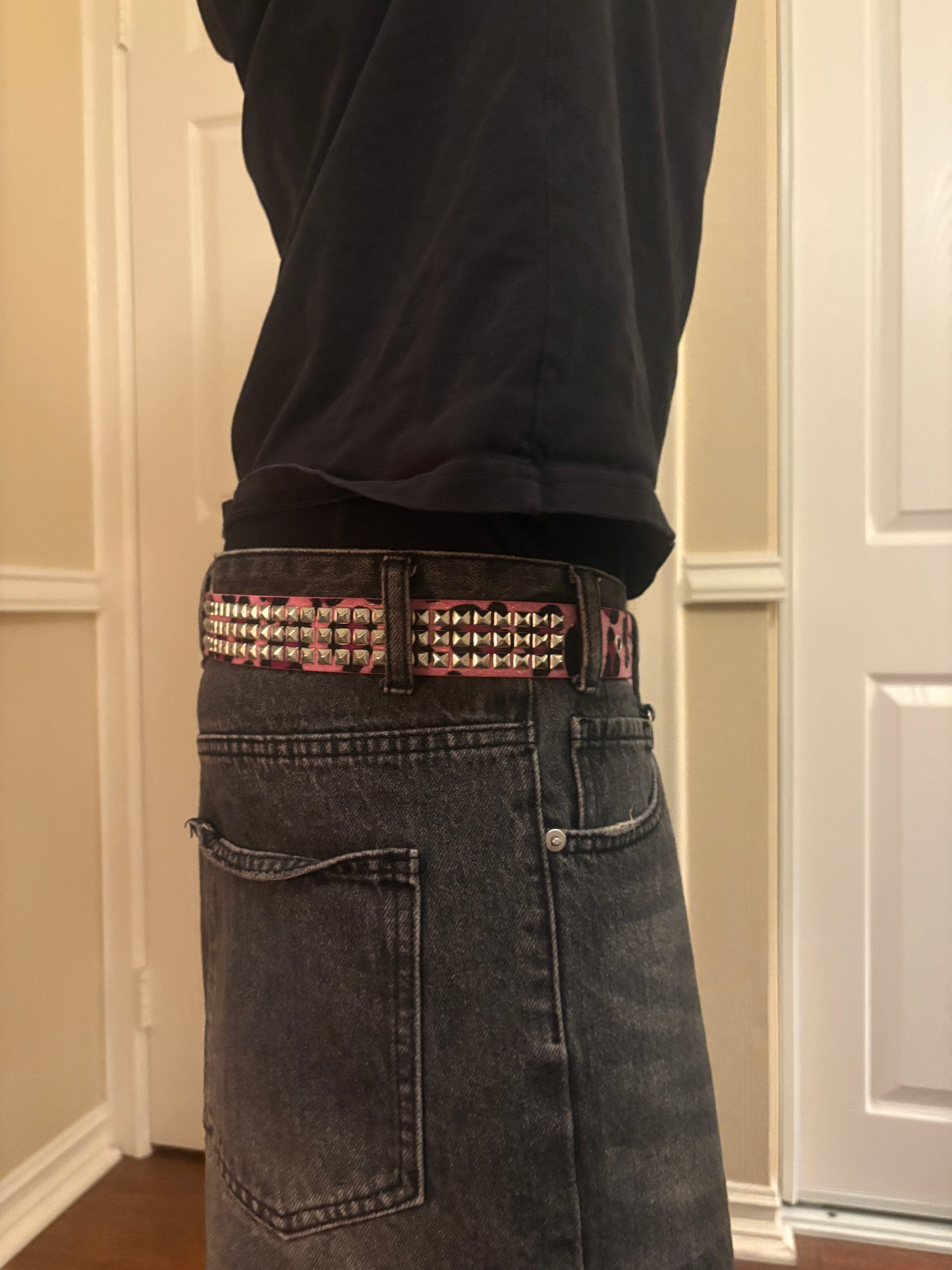 Belt , pink studded leopard print belt