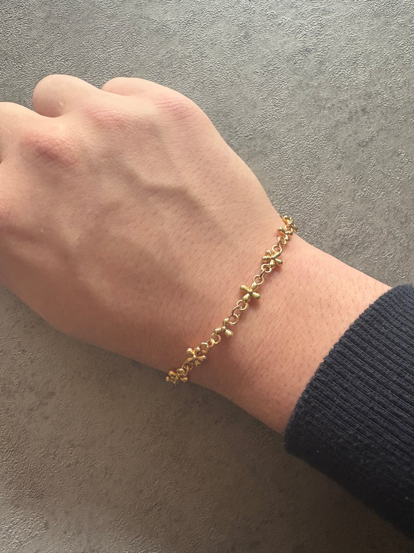 Bracelet , Gold plated flower bracelet